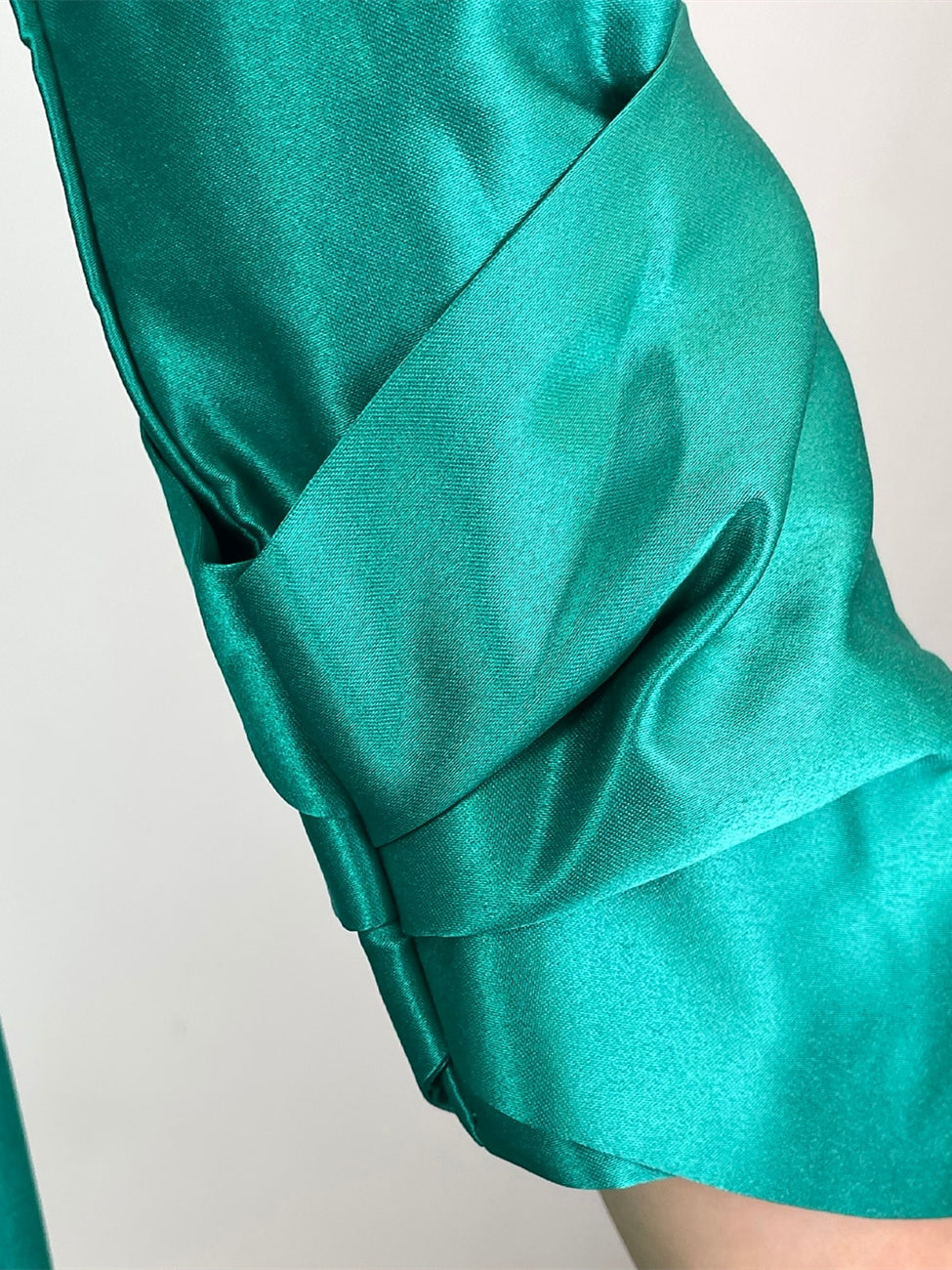 Sheath/Column V-Neck 3/4 Sleeves Knee-Length Mother Of The Bride Dresses With Sash BabaMila