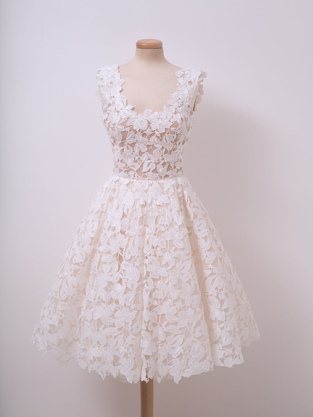 Lace Homecoming Dresses A-line Scoop Ivory Short Prom Dress Fashion Party Dress Homecoming Dress BabaMila