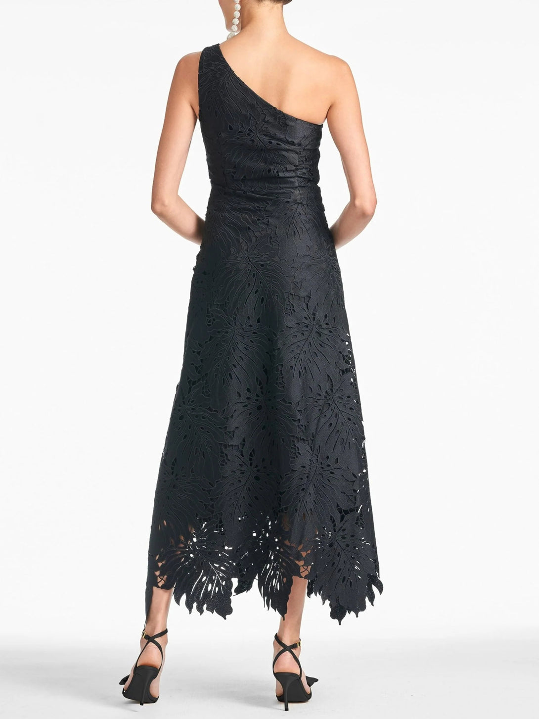 A-Line/Princess One-shoulder Sleeveless Asymmetrical Black Cocktail Dresses With Appliques Lace BabaMila