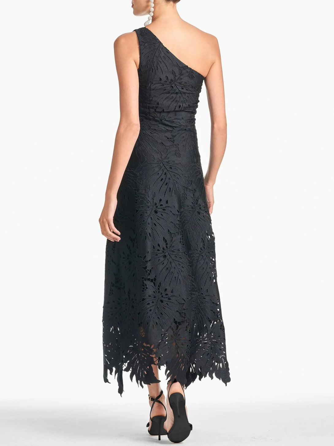 A-Line/Princess One-shoulder Sleeveless Asymmetrical Black Cocktail Dresses With Appliques Lace BabaMila