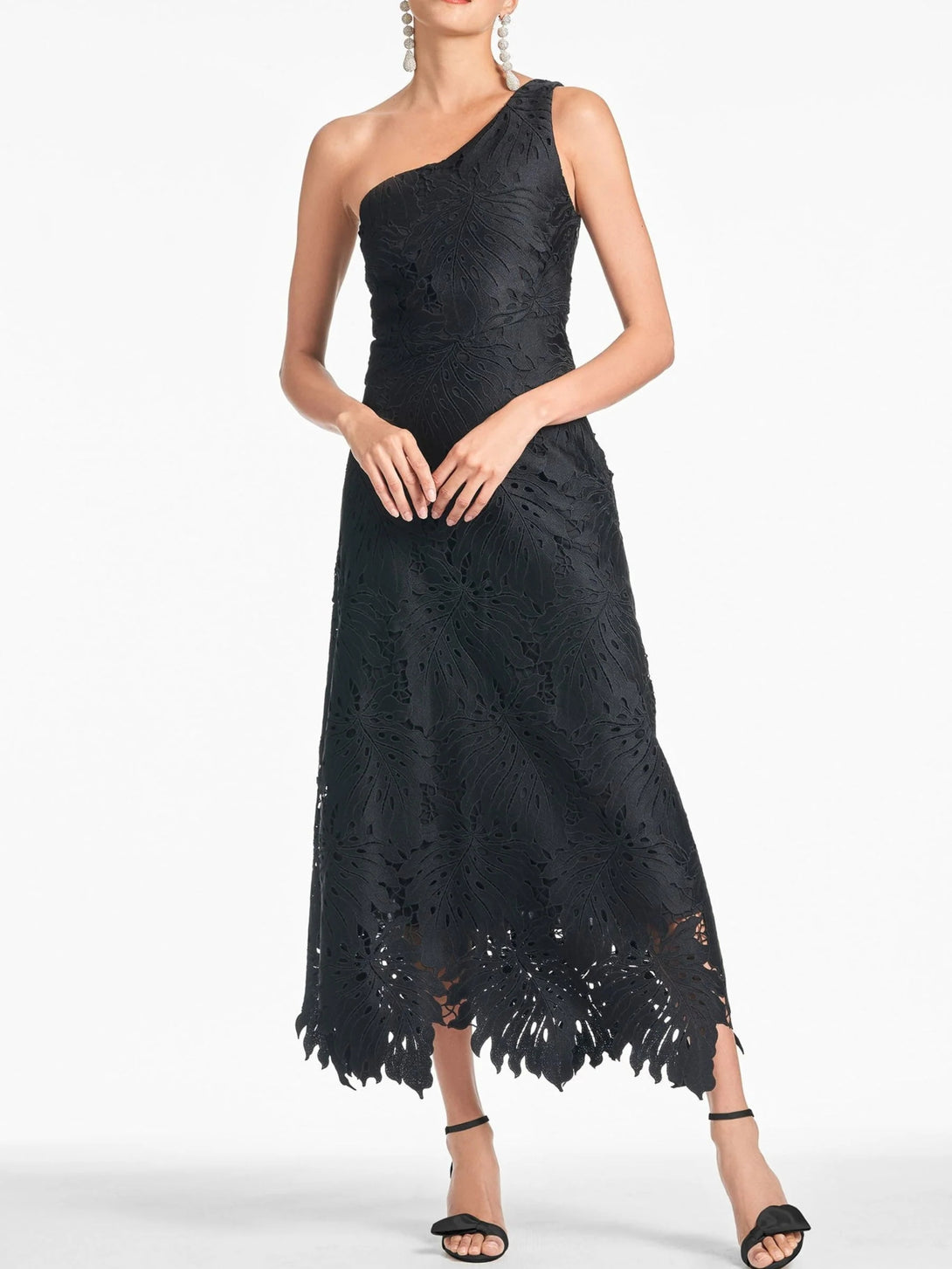 A-Line/Princess One-shoulder Sleeveless Asymmetrical Black Cocktail Dresses With Appliques Lace BabaMila