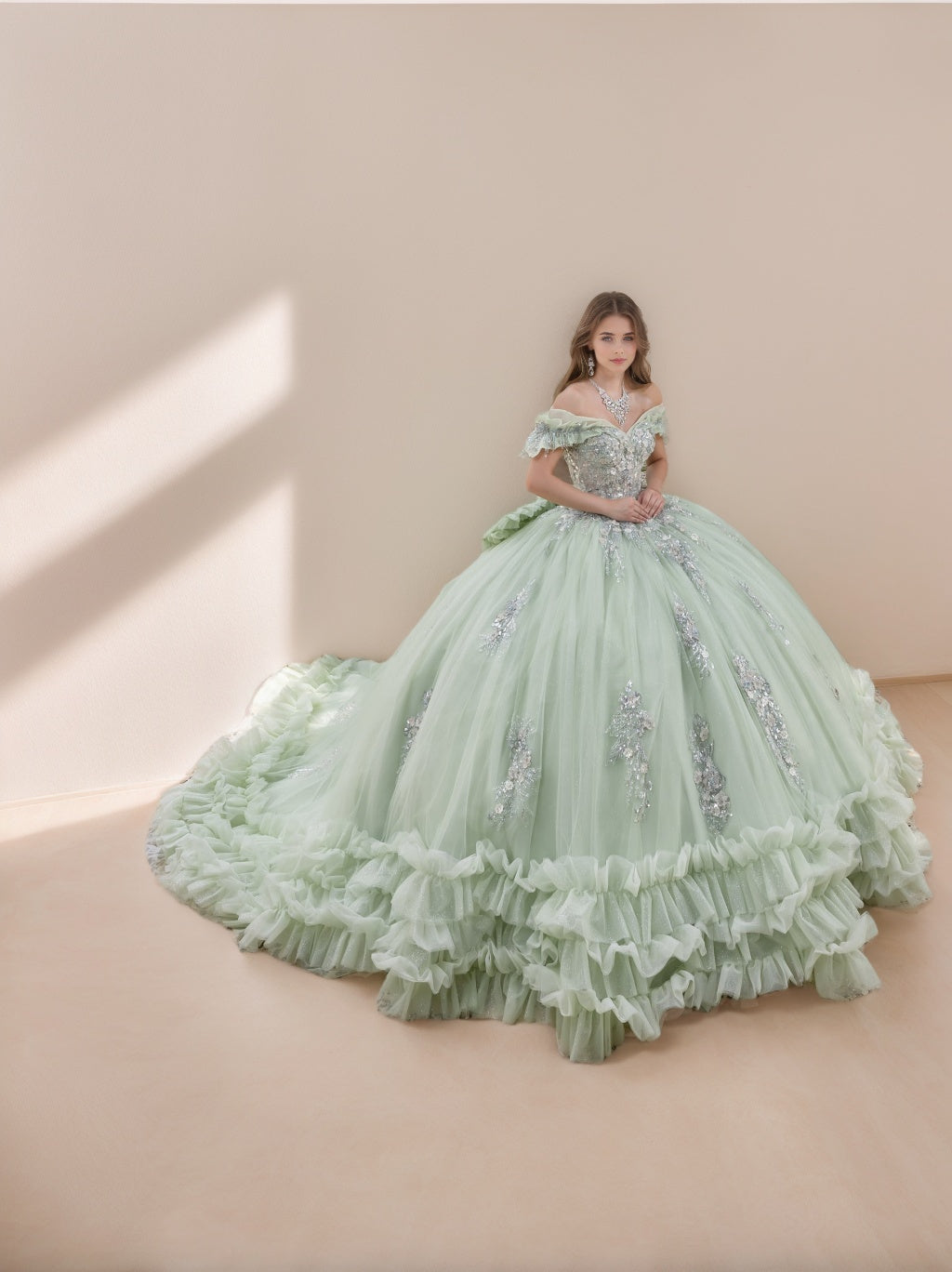 Ball Gown Sweetheart Sleeveless Court Train Tulle Long Prom Dresses with Lace/Appliques BabaMila