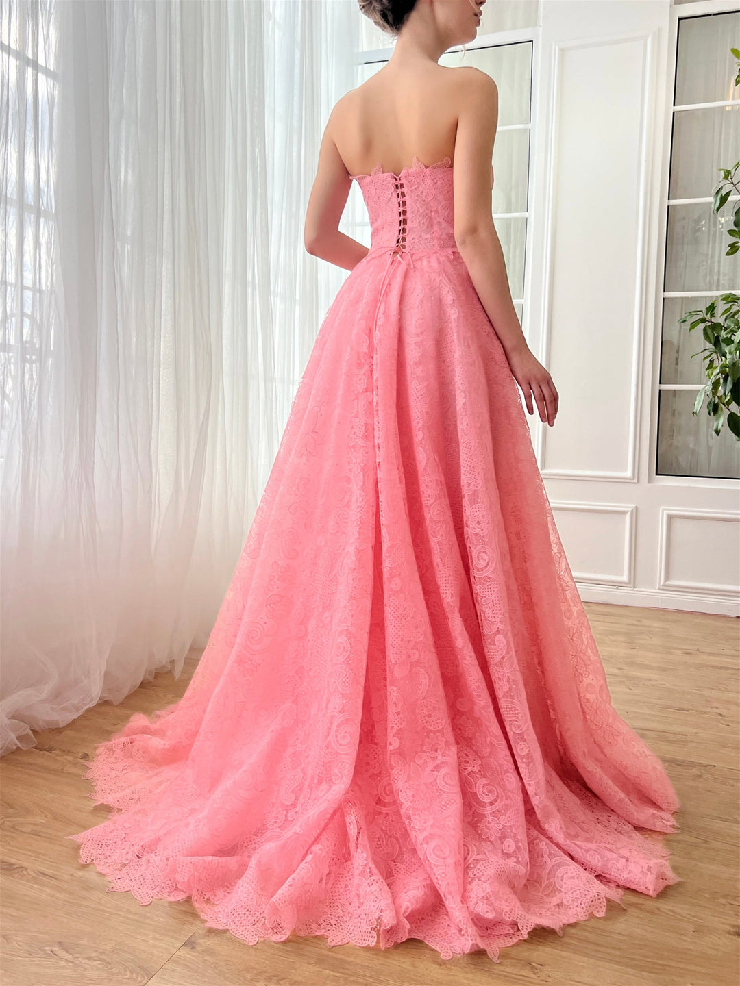 A-Line/Princess Sweetheart Tulle/Lace Strapless Floor-Length Prom Dress with Bows BabaMila