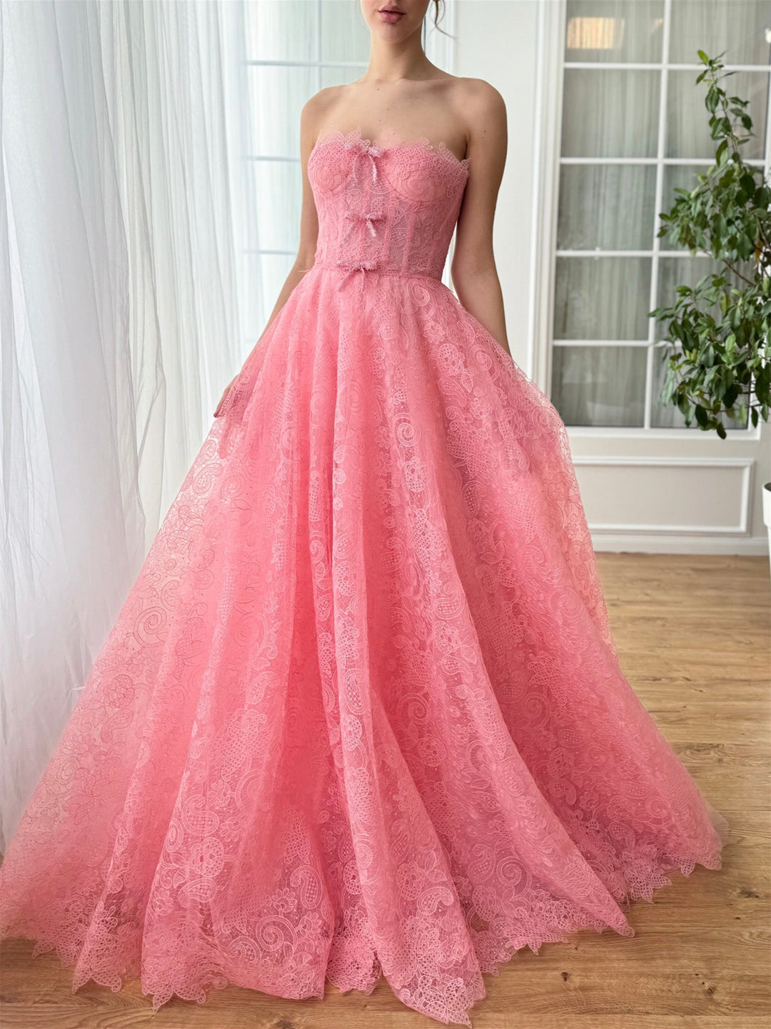 A-Line/Princess Sweetheart Tulle/Lace Strapless Floor-Length Prom Dress with Bows BabaMila