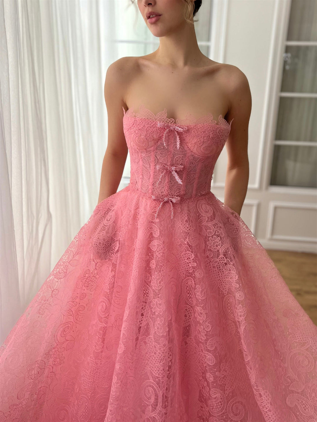 A-Line/Princess Sweetheart Tulle/Lace Strapless Floor-Length Prom Dress with Bows BabaMila