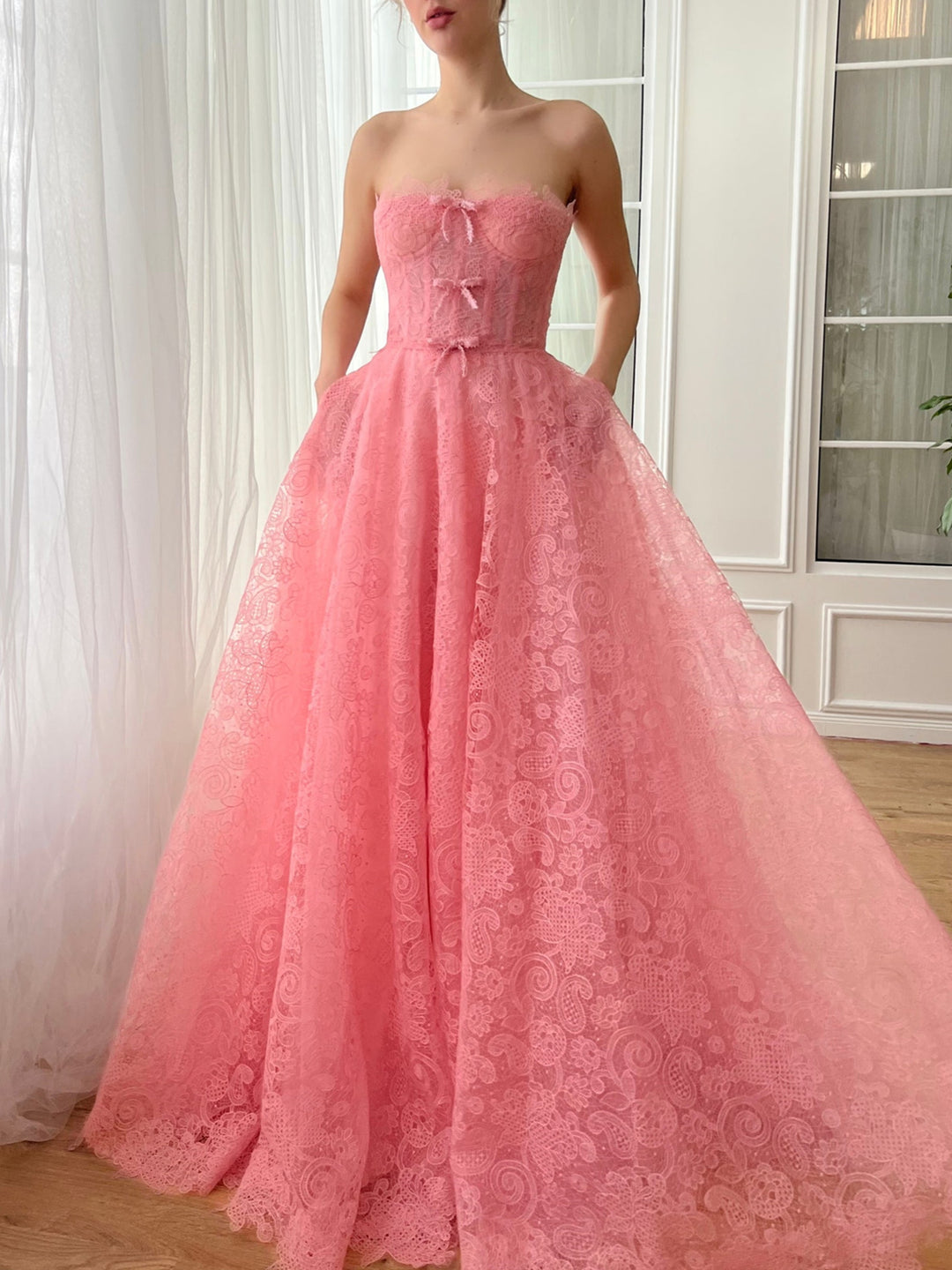 A-Line/Princess Sweetheart Tulle/Lace Strapless Floor-Length Prom Dress with Bows BabaMila