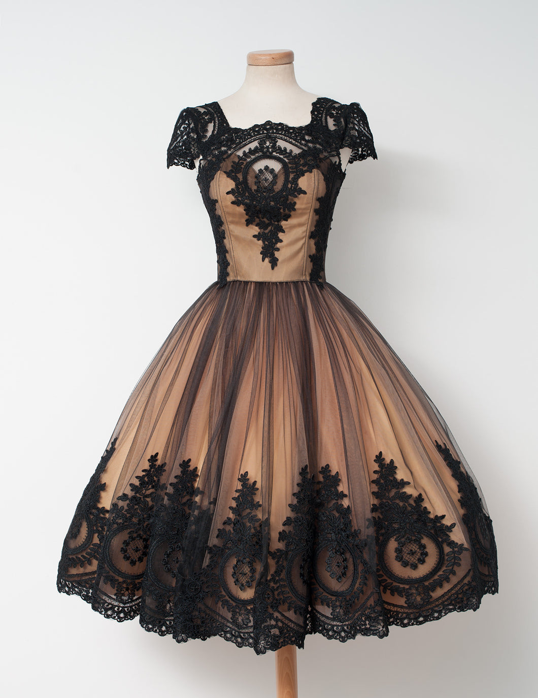 Homecoming Dress Ball Gown Lace Short Prom Dress Party Dress Homecoming Dress BabaMila