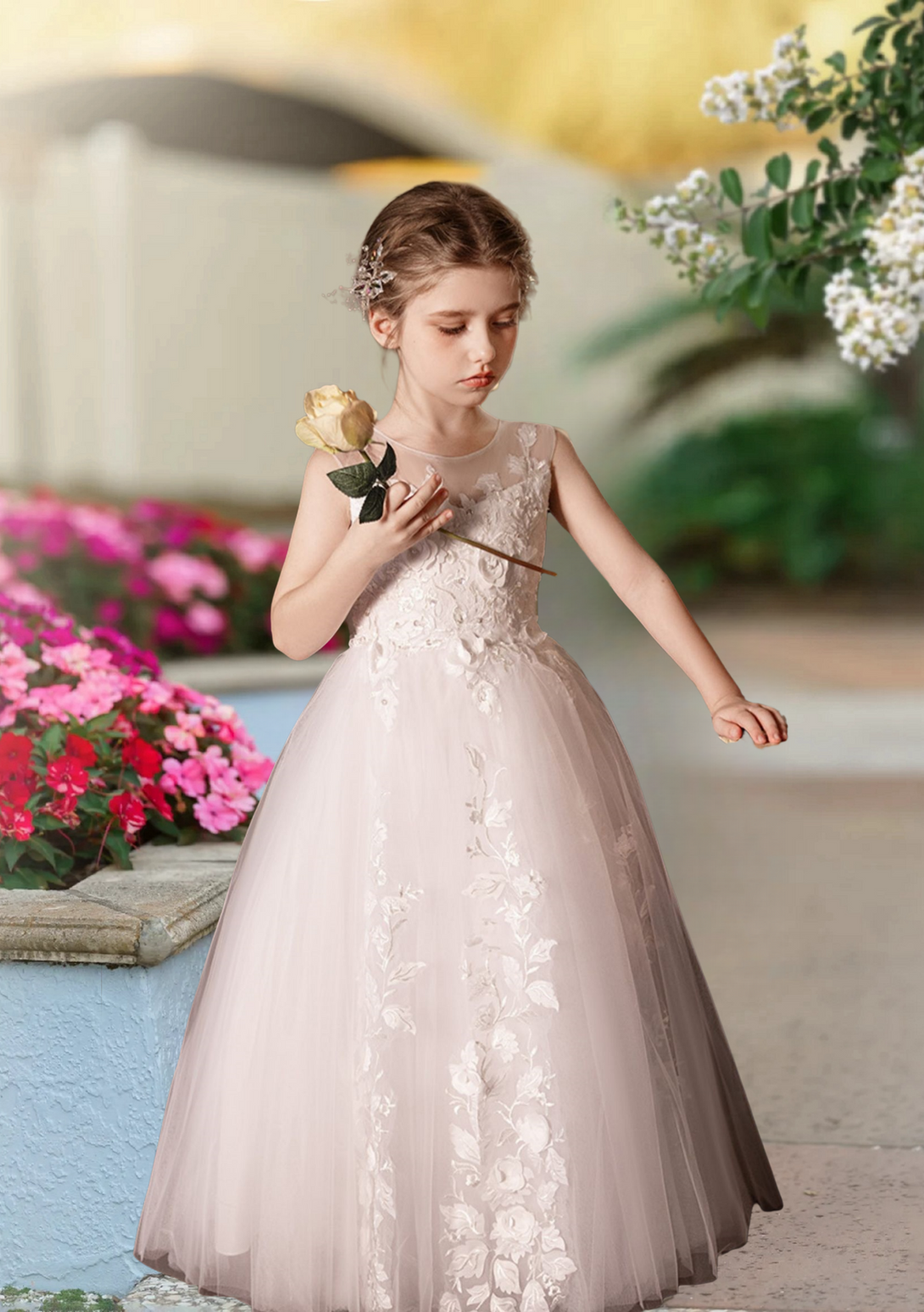 First Communion Dresses Ball Gown Scoop Neck Sleeveless Floor-Length Lace/Tulle Flower Girl Dresses With Appliques Girls Gidiondress