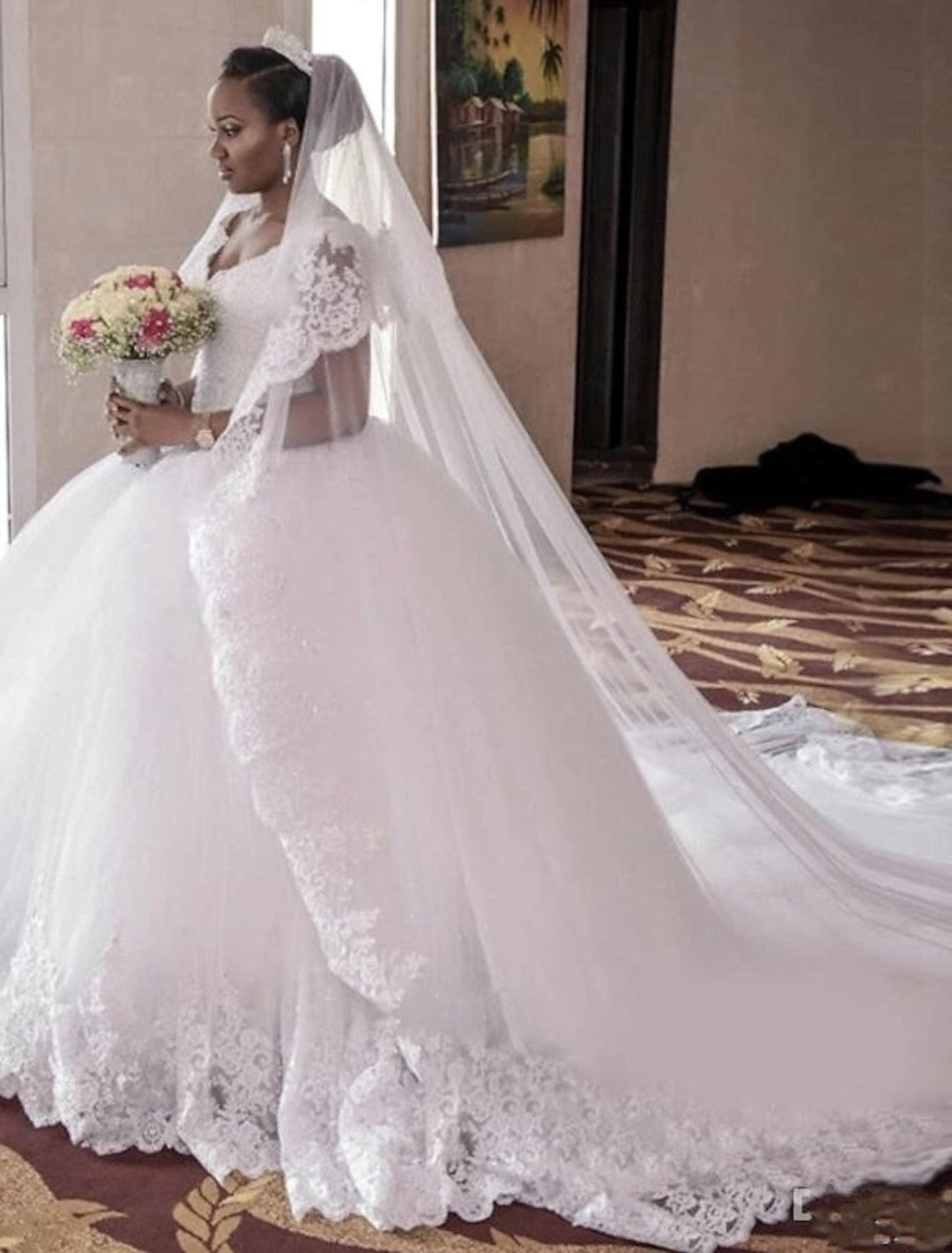 Ball Gown Tulle Sleeveless V-Neck Floor-length Lace Wedding Dress With Applique/Beading BabaMila