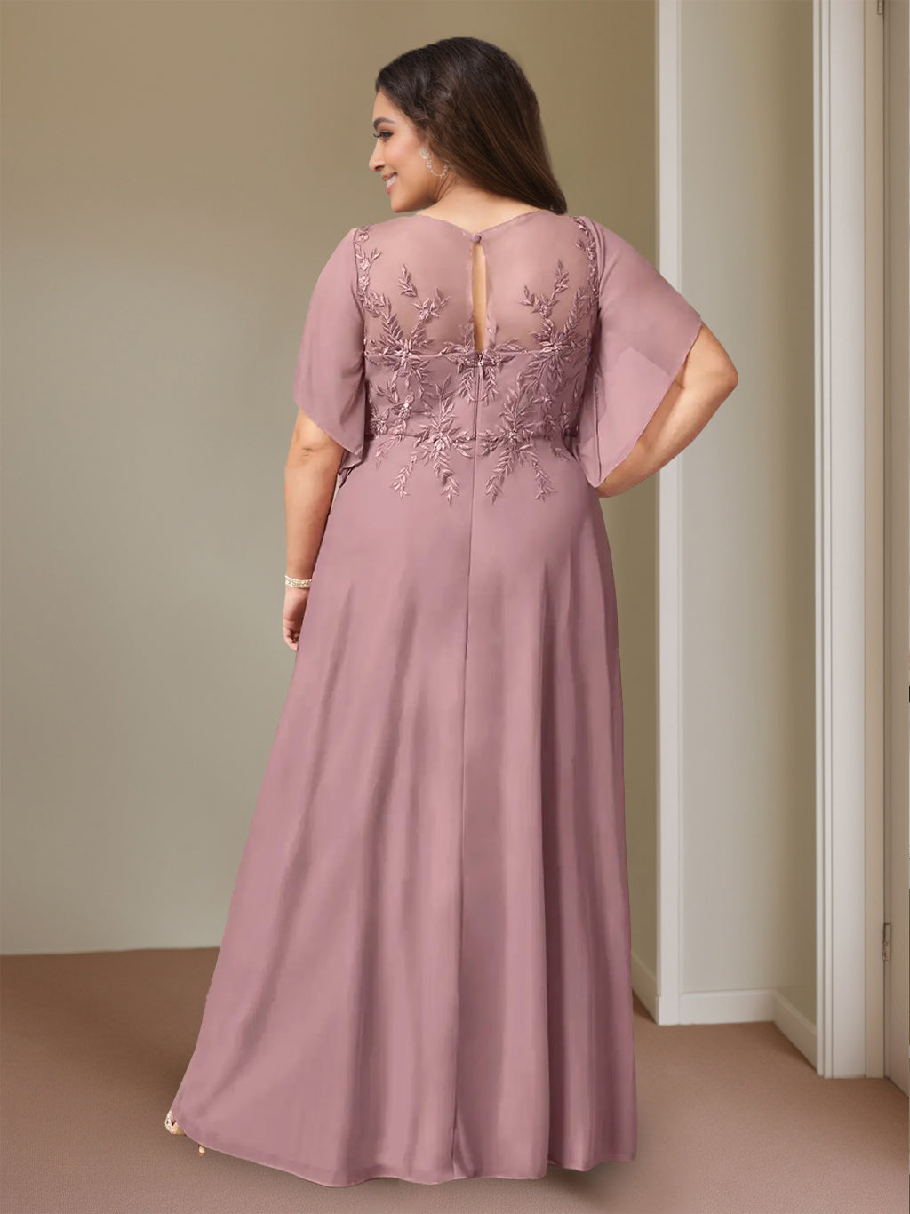 A-Line/Princess Round Neck Short Sleeves Floor-Length Plus Size Mother Of The Bride Dresses With Lace BabaMila