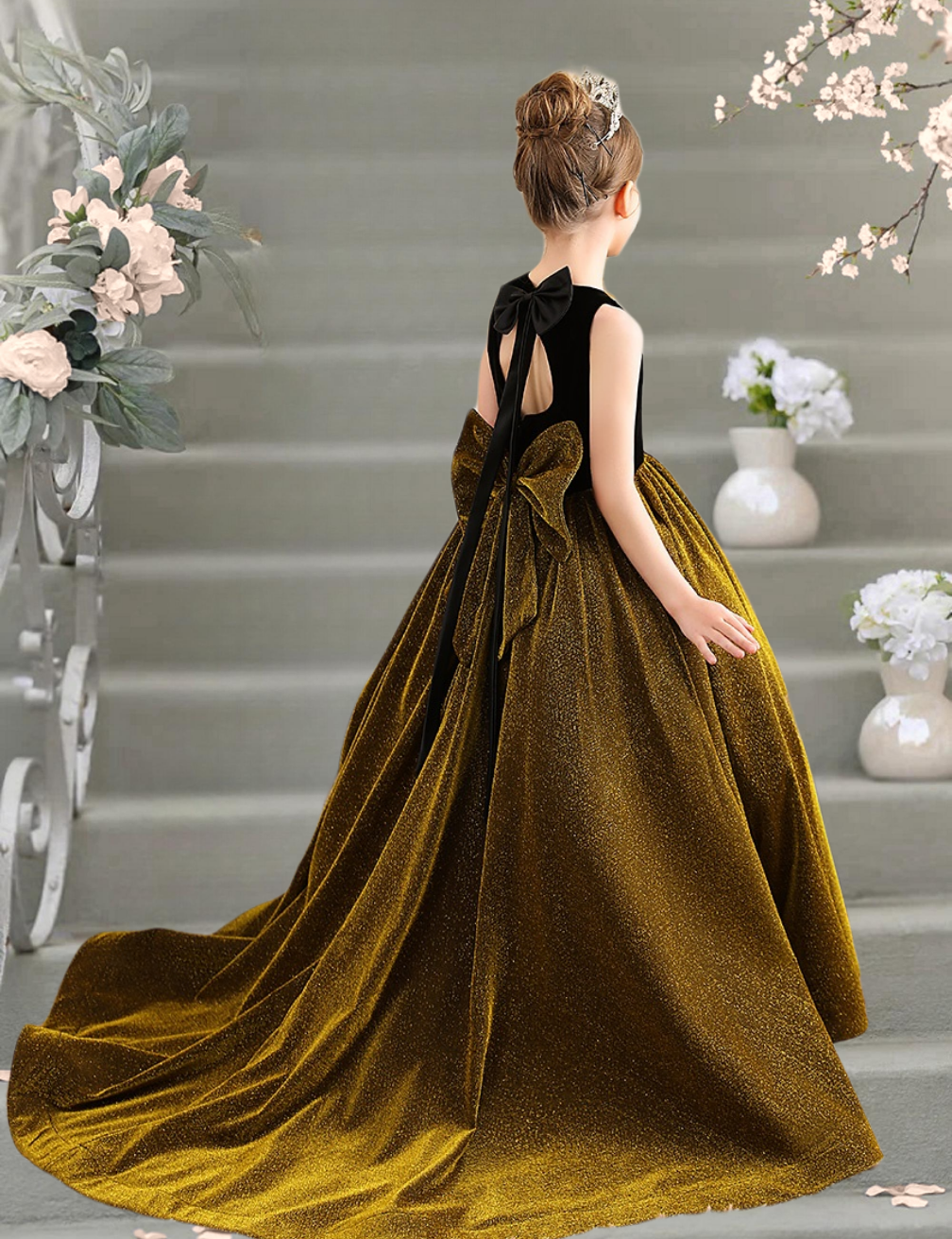 Scoop Neck Sleeveless Court Train Satin/sequin Ball Gown/Princess With Bow Girls Gidiondress