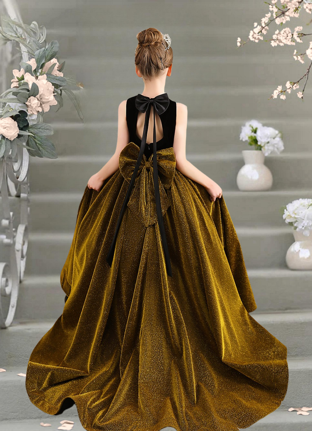 Scoop Neck Sleeveless Court Train Satin/sequin Ball Gown/Princess With Bow Girls Gidiondress