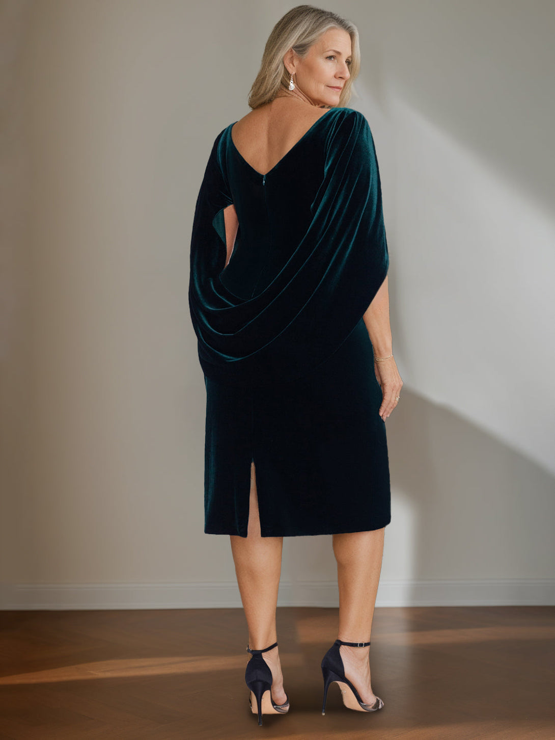 A-Line/Princess Scoop Half Sleeves Knee-Length Velvet Mother Of The Bride Dresses With Ruffles BabaMila