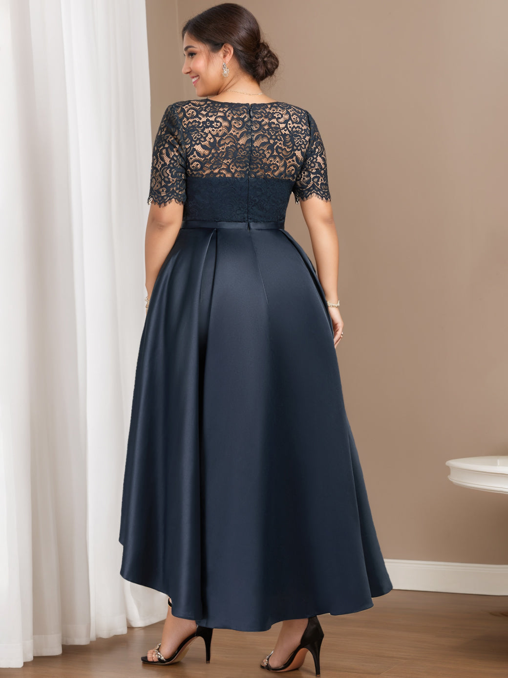A-Line/Princess Round Neck Short Sleeves Asymmetrical Plus Size Mother Of The Bride Dress With Appliques BabaMila