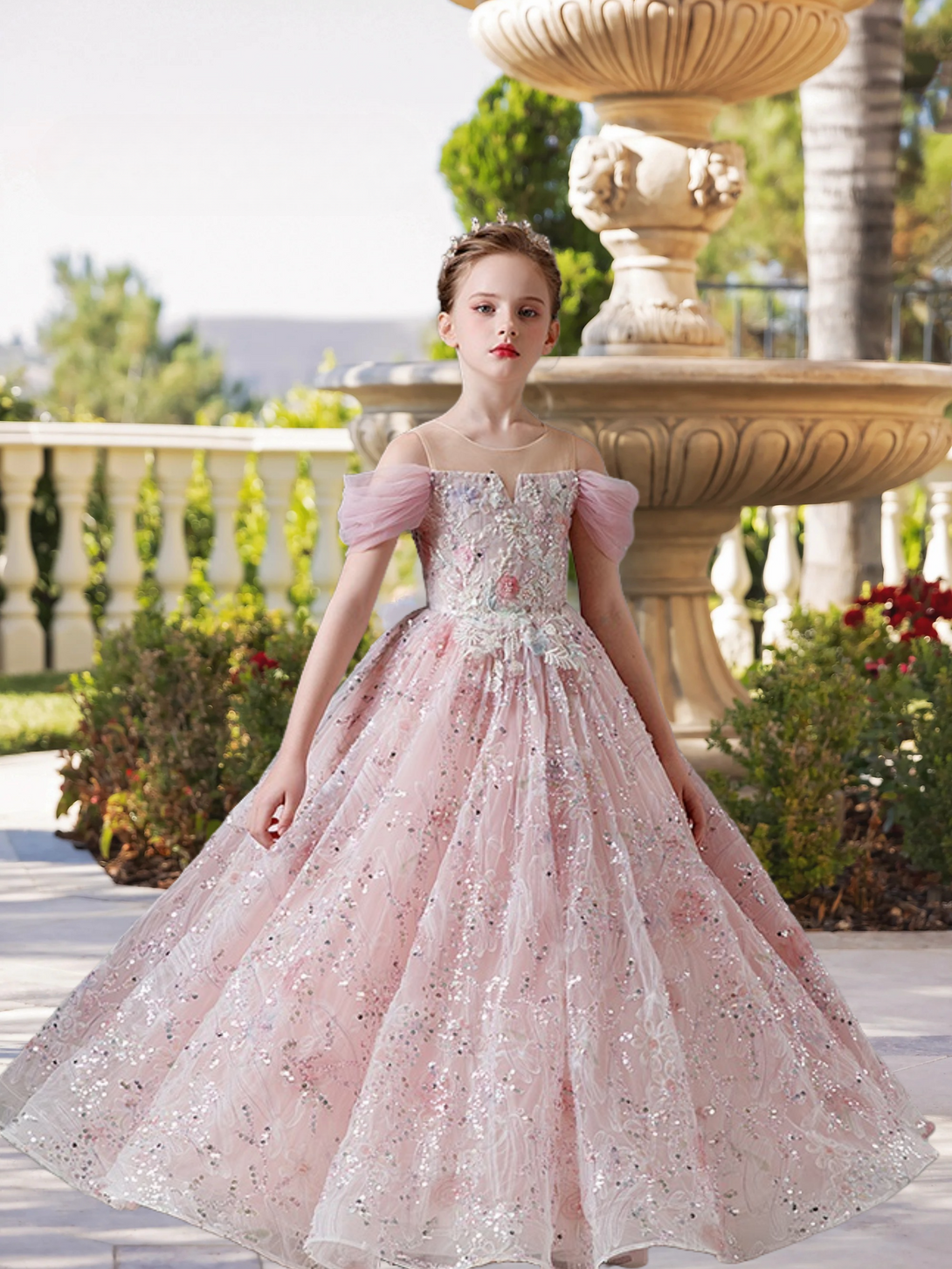 Dazzling Scoop Neck Cold Shoulder Floor-Length Tulle/Lace/Sequins Ball Gown/Princess With Appliques Gidiondress