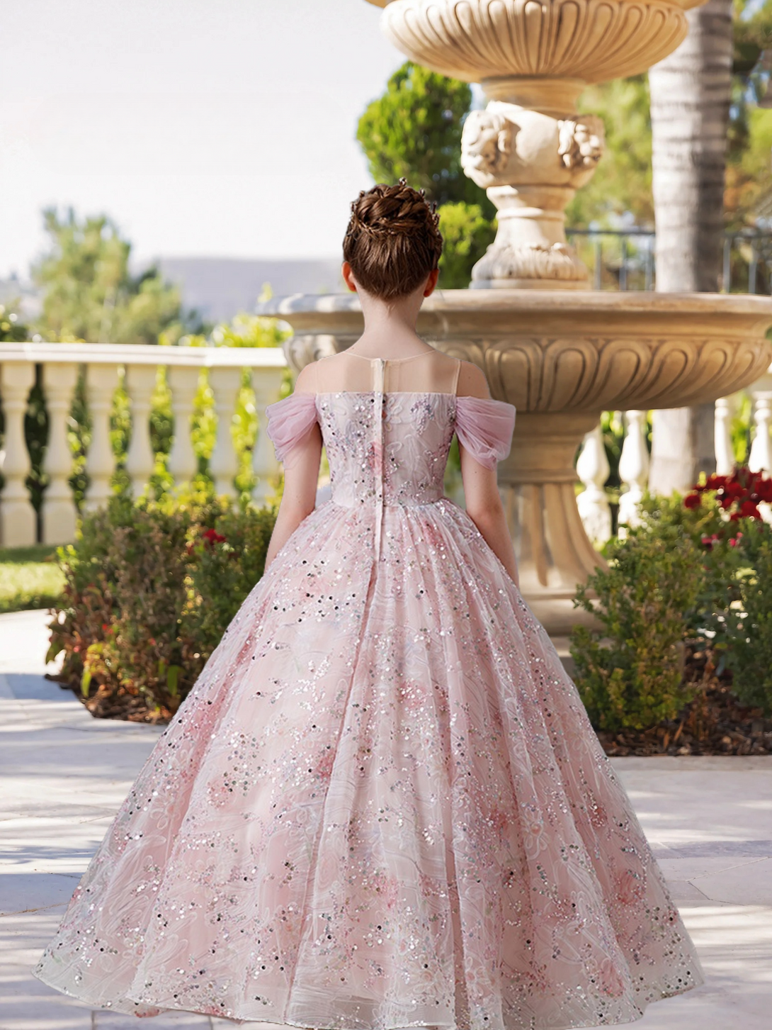 Dazzling Scoop Neck Cold Shoulder Floor-Length Tulle/Lace/Sequins Ball Gown/Princess With Appliques Gidiondress