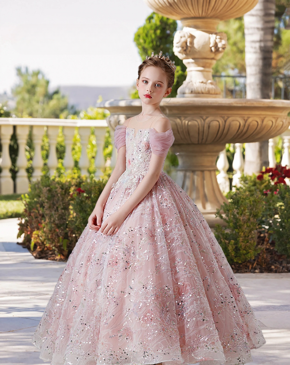 Dazzling Scoop Neck Cold Shoulder Floor-Length Tulle/Lace/Sequins Ball Gown/Princess With Appliques Gidiondress