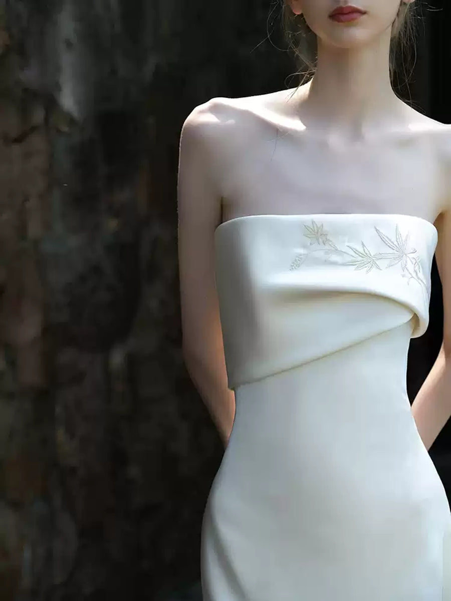 Minimalist Trumpet/Mermaid Strapless Sleeveless Wedding Dresses with Embroidery BabaMila