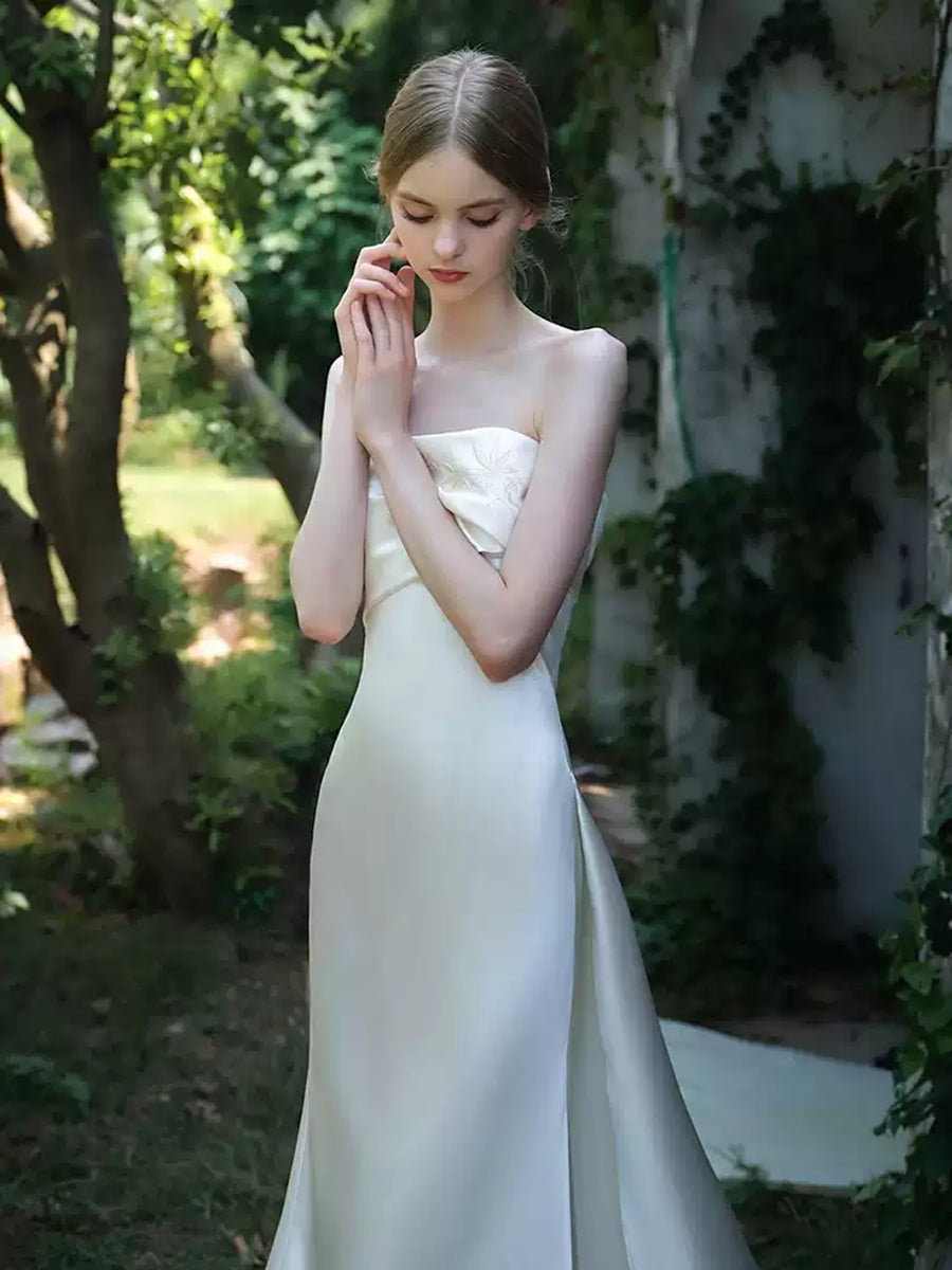 Minimalist Trumpet/Mermaid Strapless Sleeveless Wedding Dresses with Embroidery BabaMila