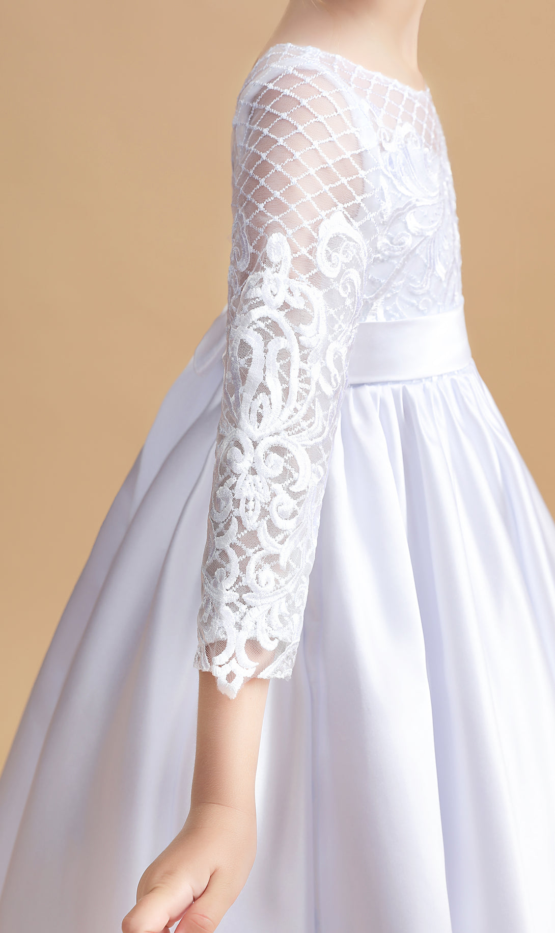 Ball Gown Long Sleeve Scoop Neck Floor-Length Tulle/Satin/Lace Flower Girl Dresses/First Communion Dress With Appliques/Belt Girls Gidiondress