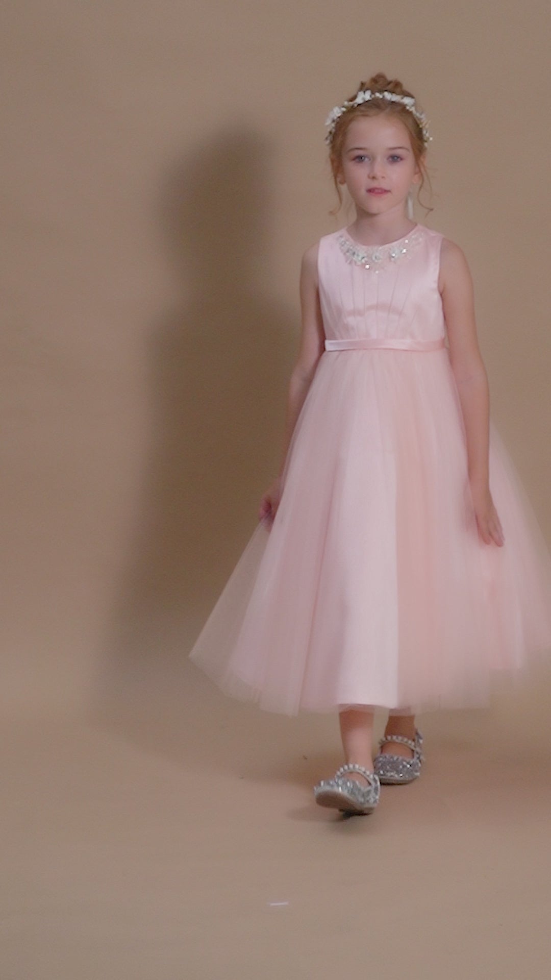 A-Line Sleeveless Scoop Neck Tea-Length Tulle/Satin Flower Girl Dresses/Girls Birthday Dresses With Pleated/Beads/Bow Gidiondress