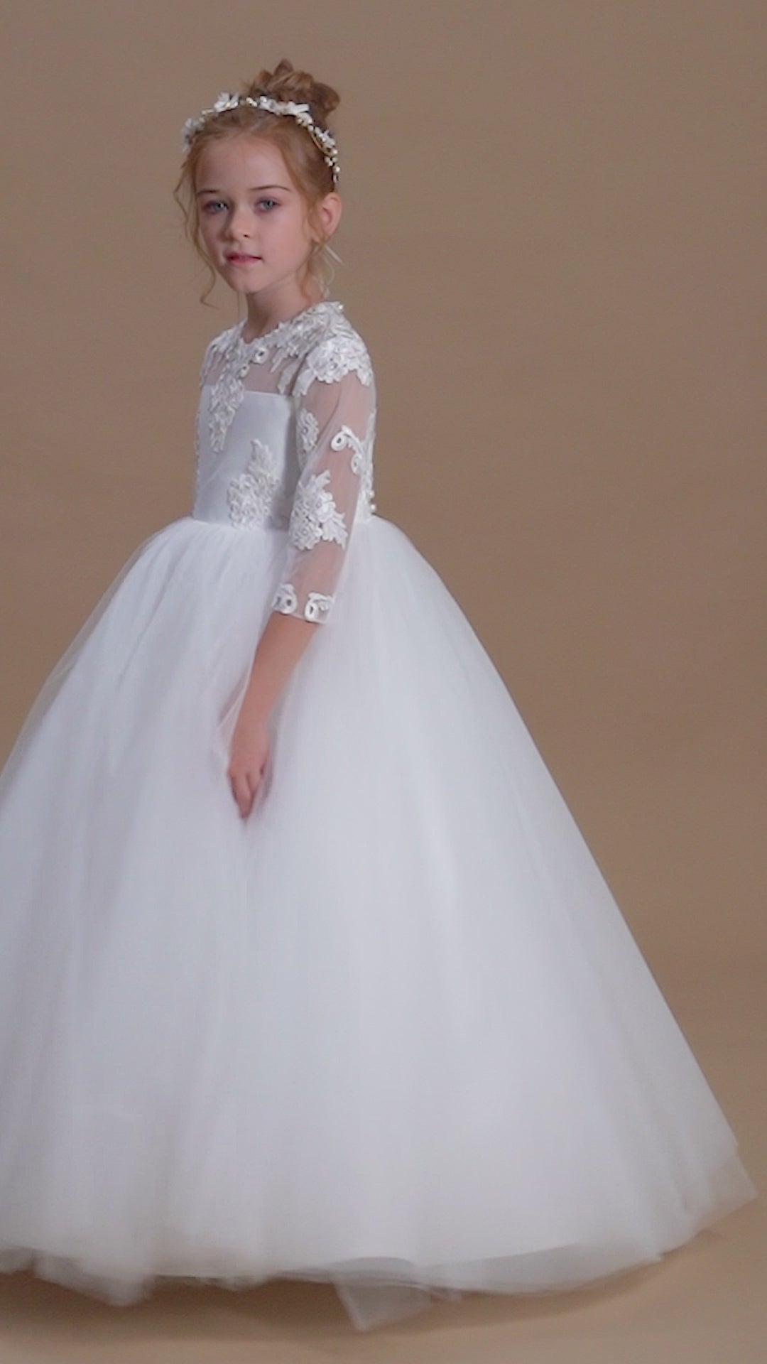 Ball Gown 3/4 Sleeve Scoop Neck Floor-Length Lace/Tulle Flower Girl Dresses/First Communion Dress With Appliques Girls Gidiondress